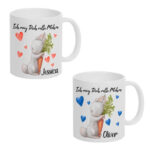 Weiße Keramiktasse mit Spruch "Ich mag dich volle Möhre". Mit einem niedlichen Hasen, der liebevoll eine Möhre hält. Wahlweise in den Herzfarben rot oder blau. Inklusive Personalisierung.